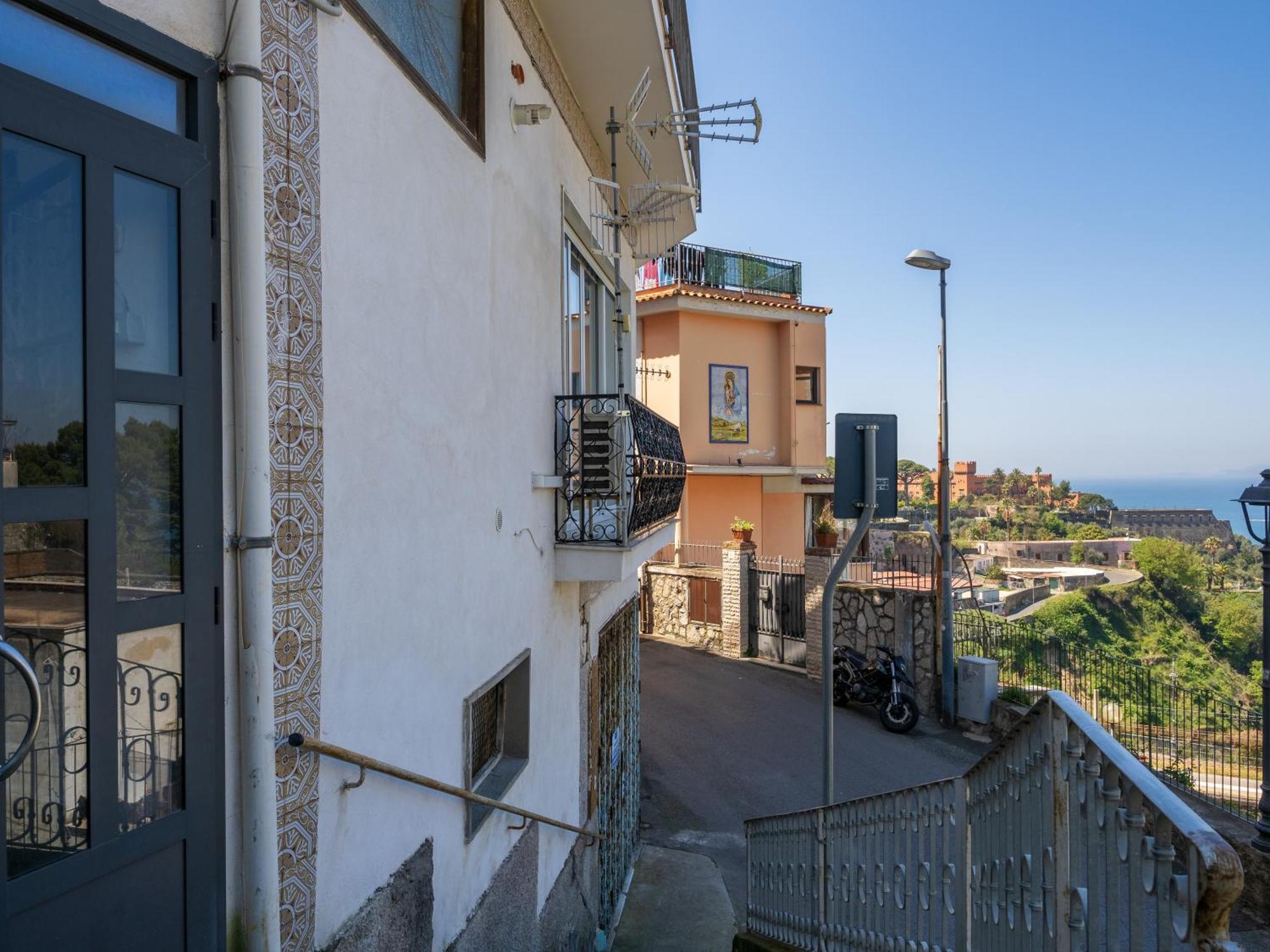 Апартаменты La Casa Del Golfo Вико-Экуенсе Экстерьер фото