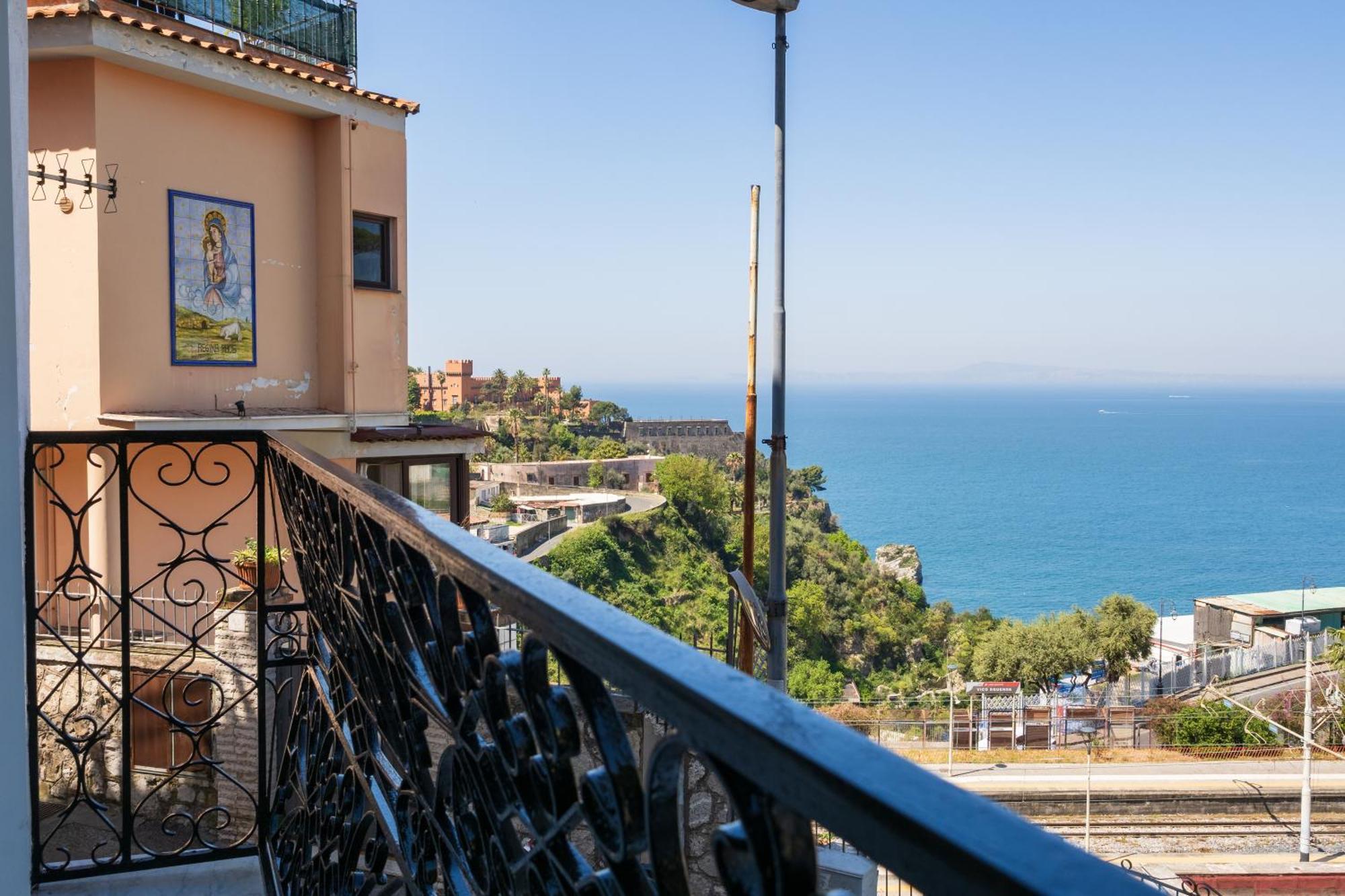 Апартаменты La Casa Del Golfo Вико-Экуенсе Экстерьер фото